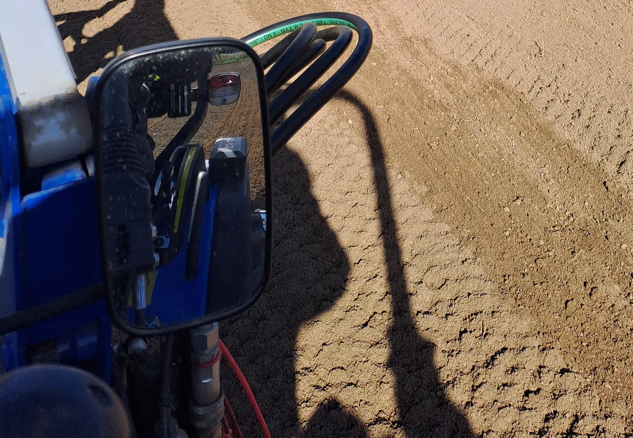 MIRGRÓD: Ogrodnik Brodnica, Osiek, Rypin, Golub Dobrzyń, Lidzbark MIRGRÓD Tworzy Ogrody, które żyją. 39 Zakładanie trawnika, prace ziemne, zakładanie ogrodu, traktor